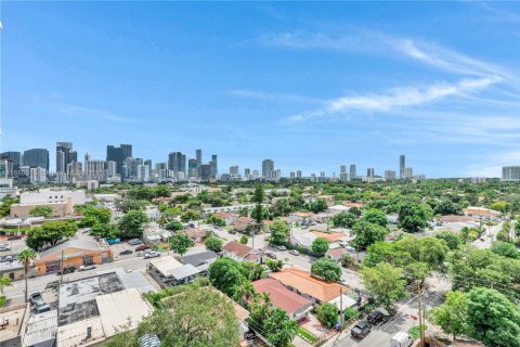 Condominio en venta en Miami, Florida, 1 dormitorio, 65.96 m2 № 1940929 - foto 2