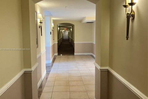 Condominio en alquiler en Miami, Florida, 2 dormitorios, 106.37 m2 № 1961123 - foto 8