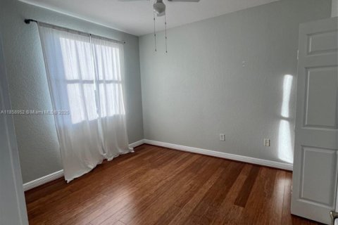 Condominio en alquiler en Miami, Florida, 2 dormitorios, 106.37 m2 № 1961123 - foto 15