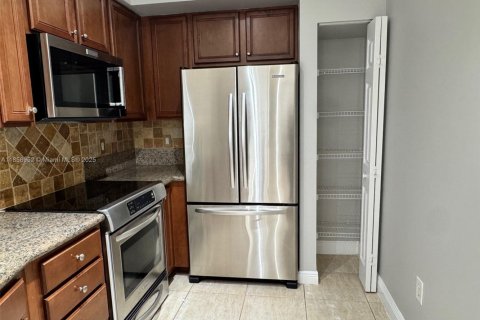 Condominio en alquiler en Miami, Florida, 2 dormitorios, 106.37 m2 № 1961123 - foto 9