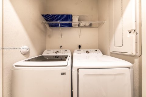 Купить таунхаус в Хомстед, Флорида 3 спальни, 169.73м2, № 1968010 - фото 10