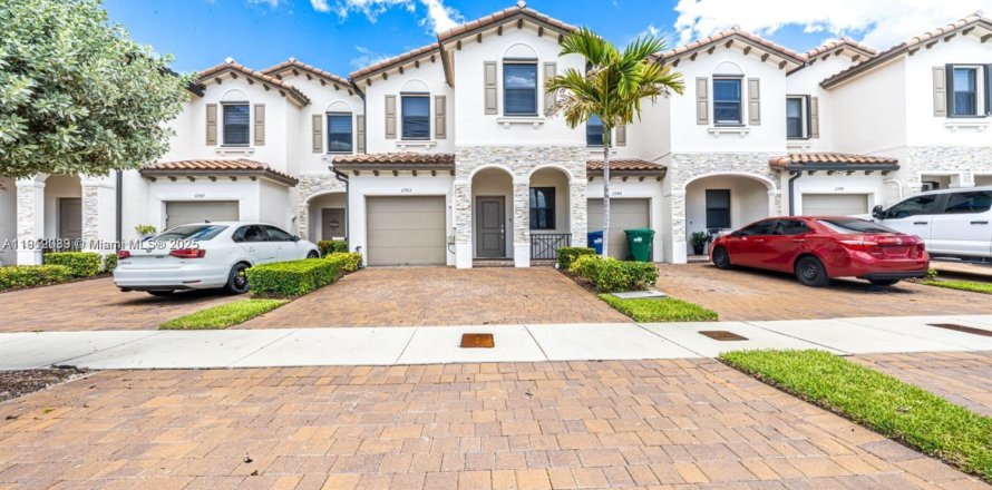 Таунхаус в Хомстед, Флорида 3 спальни, 169.73м2 № 1968010