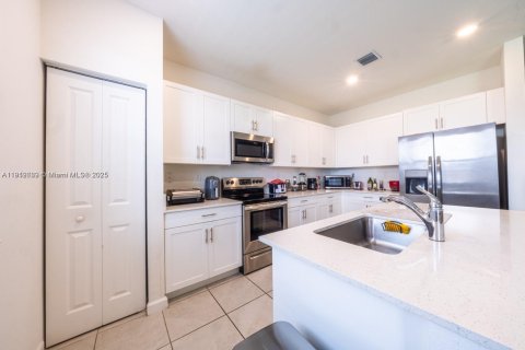 Купить таунхаус в Хомстед, Флорида 3 спальни, 169.73м2, № 1968010 - фото 6