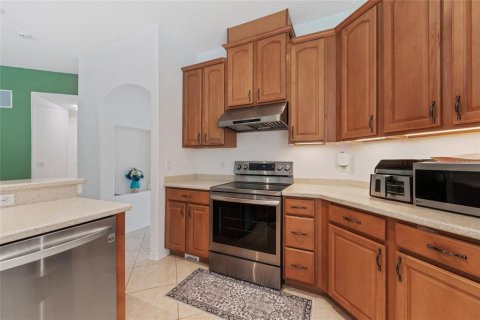 House in Orlando, Florida 4 bedrooms, 226.31 sq.m. № 2122791 - photo 8