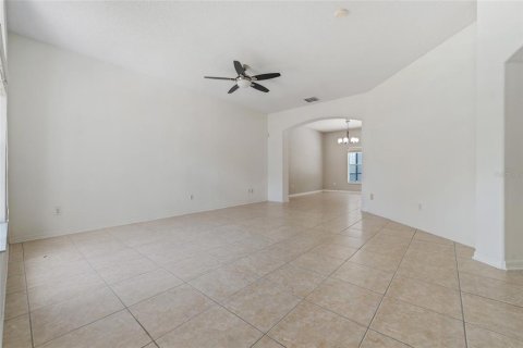 House in Orlando, Florida 4 bedrooms, 226.31 sq.m. № 2122791 - photo 3