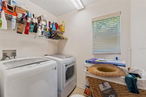 House in Orlando, Florida 4 bedrooms, 226.31 sq.m. № 2122791 - photo 11