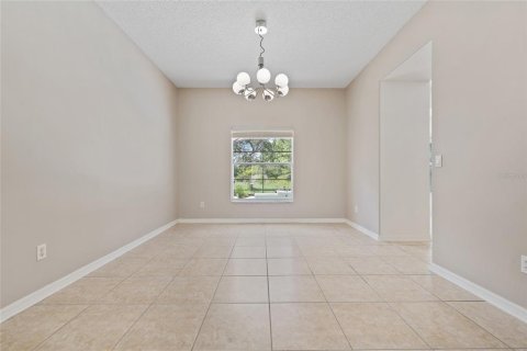 House in Orlando, Florida 4 bedrooms, 226.31 sq.m. № 2122791 - photo 5
