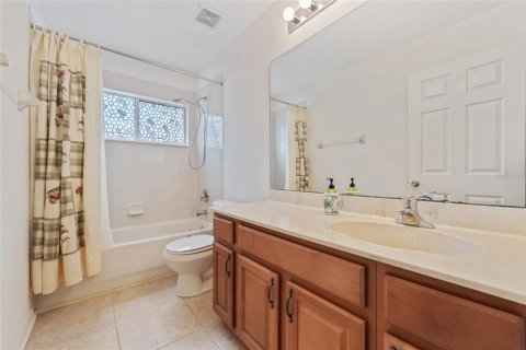 House in Orlando, Florida 4 bedrooms, 226.31 sq.m. № 2122791 - photo 19