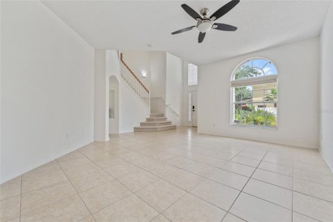 House in Orlando, Florida 4 bedrooms, 226.31 sq.m. № 2122791 - photo 4