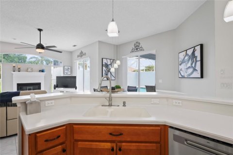 Casa en venta en Spring Hill, Florida, 3 dormitorios, 258.27 m2 № 1770909 - foto 13
