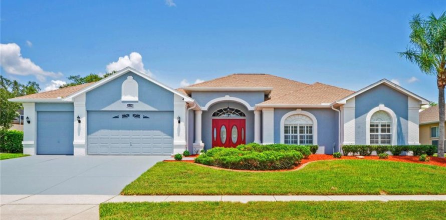Casa en Spring Hill, Florida 3 dormitorios, 258.27 m2 № 1770909
