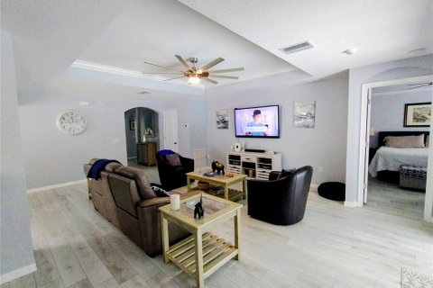 House in Wesley Chapel, Florida 3 bedrooms, 156.63 sq.m. № 1847520 - photo 8