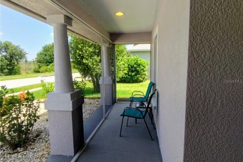 House in Wesley Chapel, Florida 3 bedrooms, 156.63 sq.m. № 1847520 - photo 4