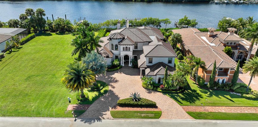 Villa ou maison à Port St. Lucie, Floride 6 chambres, 577.2 m2 № 2176677
