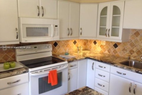 Condominio en venta en Lauderhill, Florida, 3 dormitorios, 164.44 m2 № 1762480 - foto 3