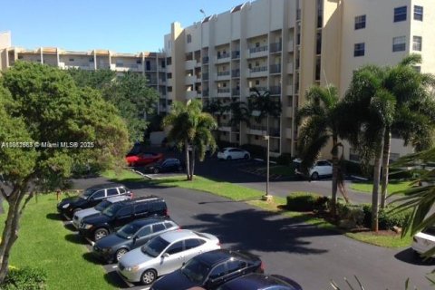 Condominio en venta en Lauderhill, Florida, 3 dormitorios, 164.44 m2 № 1762480 - foto 14