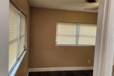 House in Ocala, Florida 4 bedrooms, 132.01 sq.m. № 2212250 - photo 26
