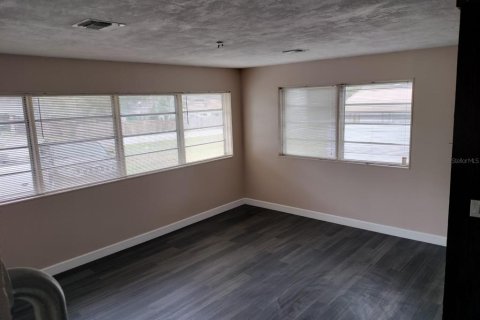 House in Ocala, Florida 4 bedrooms, 132.01 sq.m. № 2212250 - photo 7