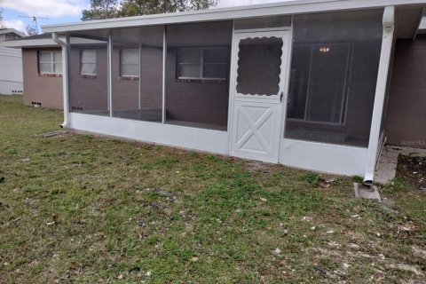 House in Ocala, Florida 4 bedrooms, 132.01 sq.m. № 2212250 - photo 13