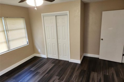 House in Ocala, Florida 4 bedrooms, 132.01 sq.m. № 2212250 - photo 17