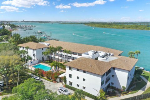 Condo in St. Lucie, Florida, 2 bedrooms № 2082459 - photo 4