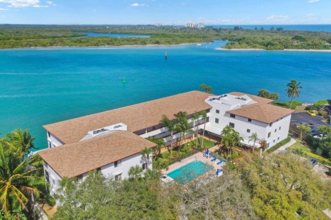 Condo in St. Lucie, Florida, 2 bedrooms № 2082459 - photo 3