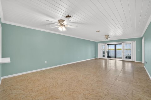 Condo in St. Lucie, Florida, 2 bedrooms № 2082459 - photo 19
