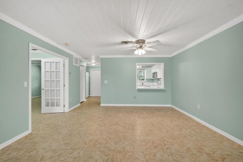 Condo in St. Lucie, Florida, 2 bedrooms № 2082459 - photo 16