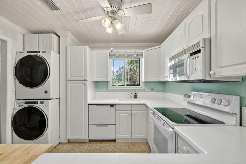 Condo in St. Lucie, Florida, 2 bedrooms № 2082459 - photo 14