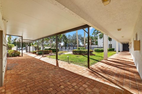 Condo in St. Lucie, Florida, 2 bedrooms № 2082459 - photo 11