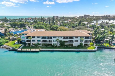 Condo in St. Lucie, Florida, 2 bedrooms  № 2082459