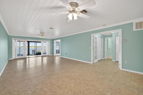 Condo in St. Lucie, Florida, 2 bedrooms № 2082459 - photo 20
