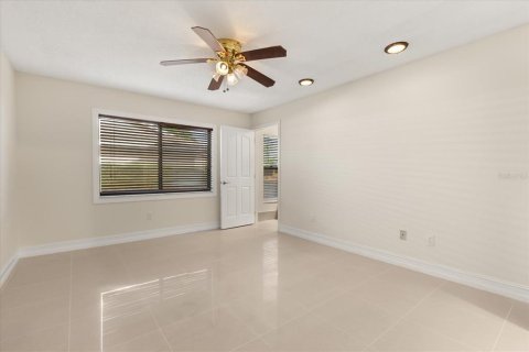 House in Orlando, Florida 3 bedrooms, 119.94 sq.m. № 2122590 - photo 20