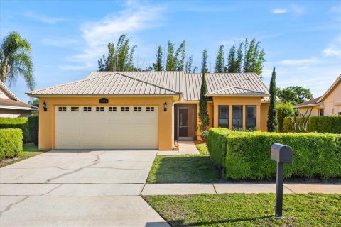House in Orlando, Florida 3 bedrooms, 119.94 sq.m. № 2122590 - photo 2