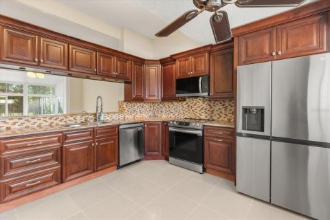 House in Orlando, Florida 3 bedrooms, 119.94 sq.m. № 2122590 - photo 14