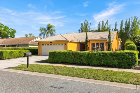 House in Orlando, Florida 3 bedrooms, 119.94 sq.m. № 2122590 - photo 4