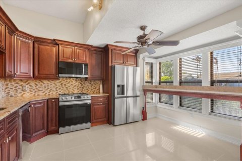 House in Orlando, Florida 3 bedrooms, 119.94 sq.m. № 2122590 - photo 12