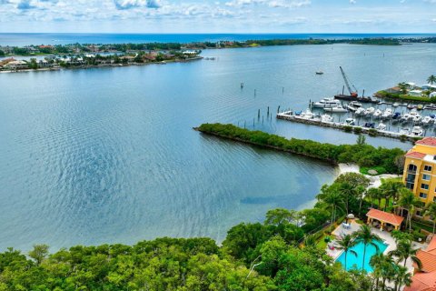 Condo in Hypoluxo, Florida, 2 bedrooms № 2250632 - photo 24