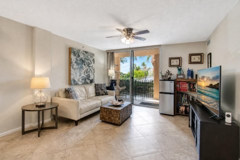 Condo in Hypoluxo, Florida, 2 bedrooms № 2250632 - photo 2