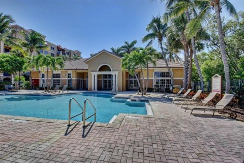 Condo in Hypoluxo, Florida, 2 bedrooms № 2250632 - photo 27