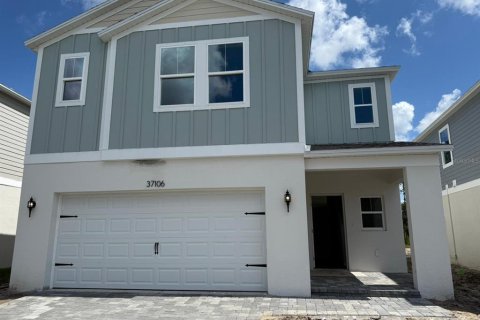 House in Zephyrhills, Florida 5 bedrooms, 229.47 sq.m. № 1915864 - photo 3
