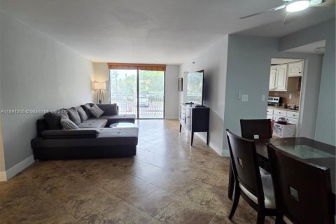 Снять в аренду кондоминиум в Санни-Айлс-Бич, Флорида 2 спальни, 120.22м2, № 1943865 - фото 30