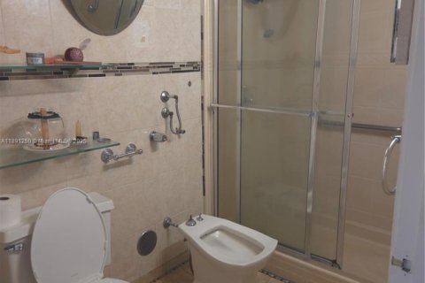 Снять в аренду кондоминиум в Санни-Айлс-Бич, Флорида 2 спальни, 120.22м2, № 1943865 - фото 7