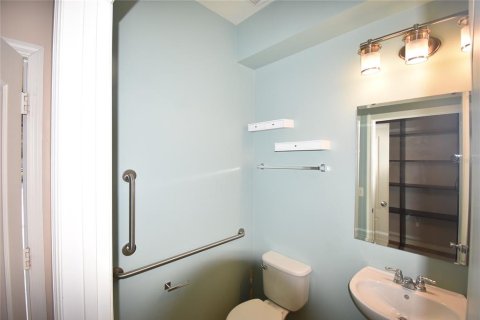 House in Orlando, Florida 4 bedrooms, 305.46 sq.m. № 1846729 - photo 14