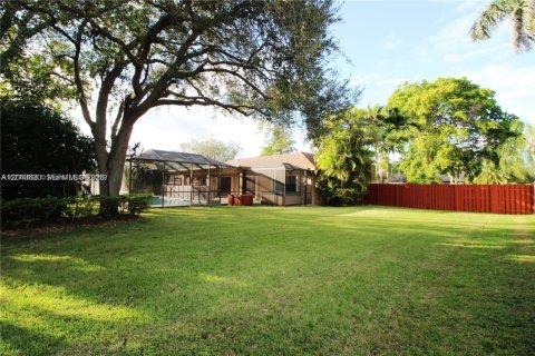 Villa ou maison à louer à Miami, Floride: 4 chambres, 215.9 m2 № 2171870 - photo 26