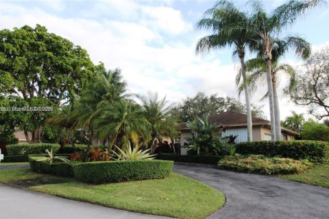 Villa ou maison à louer à Miami, Floride: 4 chambres, 215.9 m2 № 2171870 - photo 20