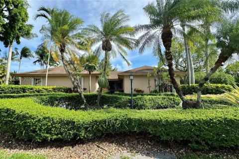 Villa ou maison à Miami, Floride 4 chambres, 215.9 m2 № 2171870