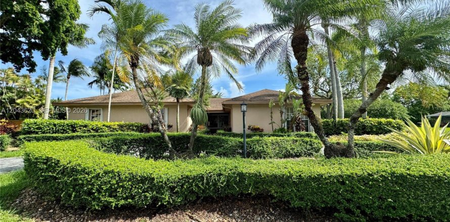 Villa ou maison à Miami, Floride 4 chambres, 215.9 m2 № 2171870