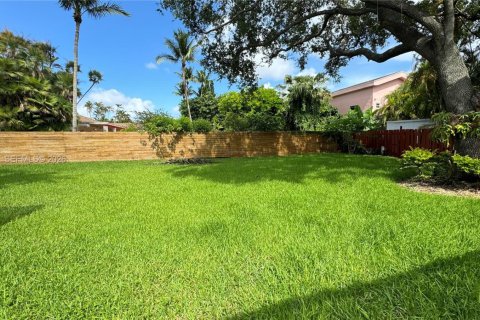 Villa ou maison à louer à Miami, Floride: 4 chambres, 215.9 m2 № 2171870 - photo 22