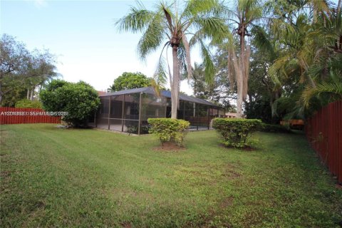 Villa ou maison à louer à Miami, Floride: 4 chambres, 215.9 m2 № 2171870 - photo 19